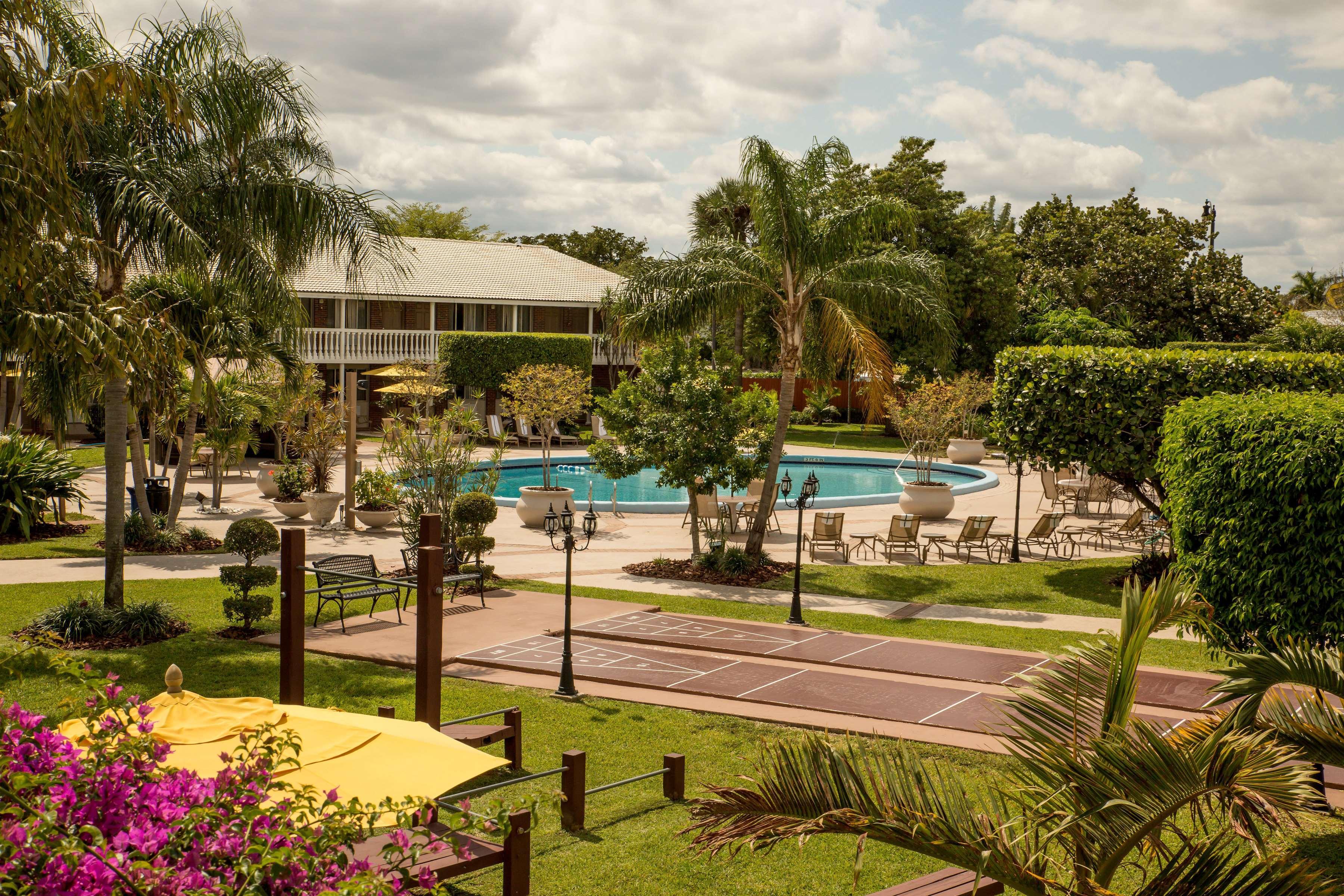 וסט פאלם ביץ' Best Western Palm Beach Lakes מראה חיצוני תמונה