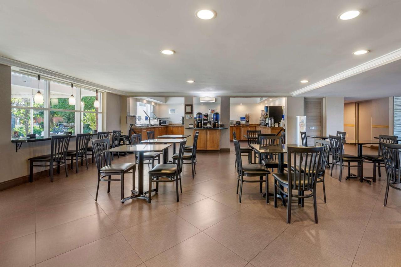 וסט פאלם ביץ' Best Western Palm Beach Lakes מראה חיצוני תמונה