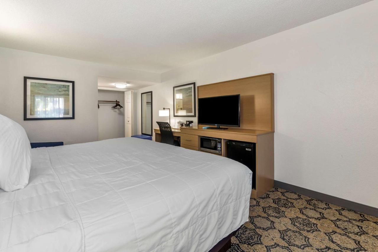 וסט פאלם ביץ' Best Western Palm Beach Lakes מראה חיצוני תמונה