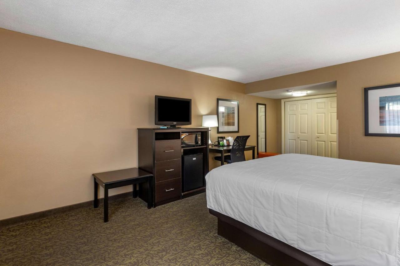 וסט פאלם ביץ' Best Western Palm Beach Lakes מראה חיצוני תמונה
